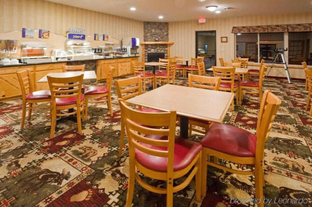Holiday Inn Express Munising-Lakeview Hotel By Ihg Exterior foto
