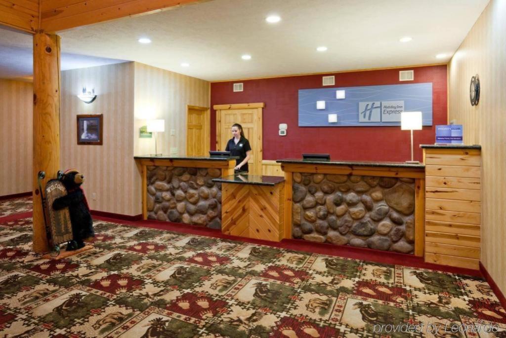 Holiday Inn Express Munising-Lakeview Hotel By Ihg Exterior foto